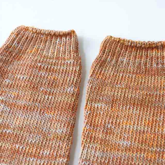 mokono日々のクネクネくつ下色合わせミドルくつ下22-26cm【メール便可】
